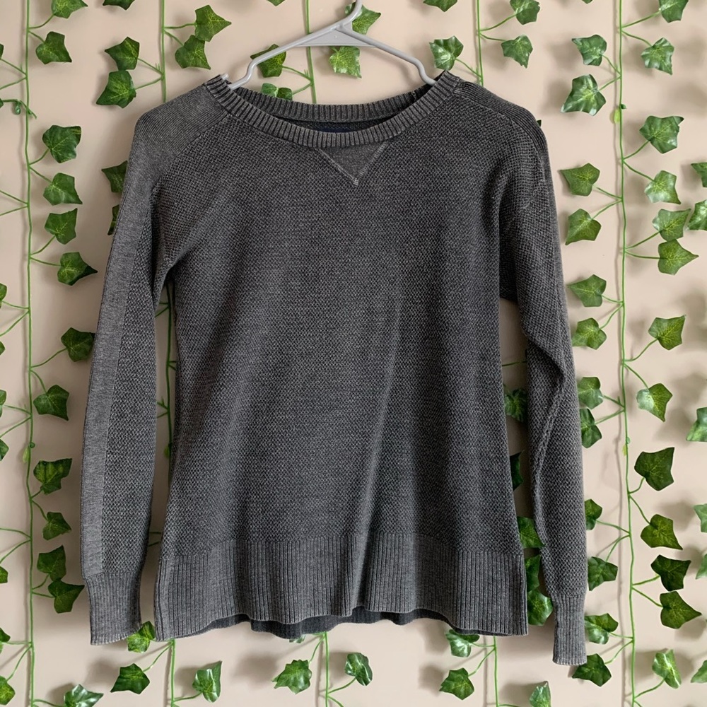 grey american eagle sweater